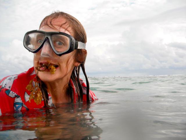 eastofthewoods's tweet photo. Good thing there were no men around or they would have drowned #distractinglysexy #algaefarmerclaire @fish_scientist http://t.co/9tW5iLMQP5