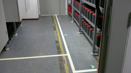 exit_signs's tweet photo. Vandaag opnieuw een technische ruimte van de Rijksuniversiteit van Groningen voorzien van fotoluminiserende producten http://t.co/sh84AOphD9
