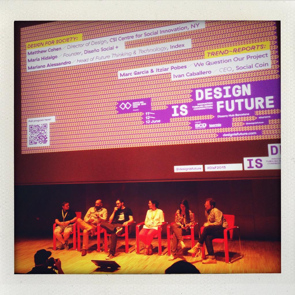 artima_a's tweet photo. El futuro del diseño será social @designisfuture #DisF2015 http://t.co/nrby6NRz24