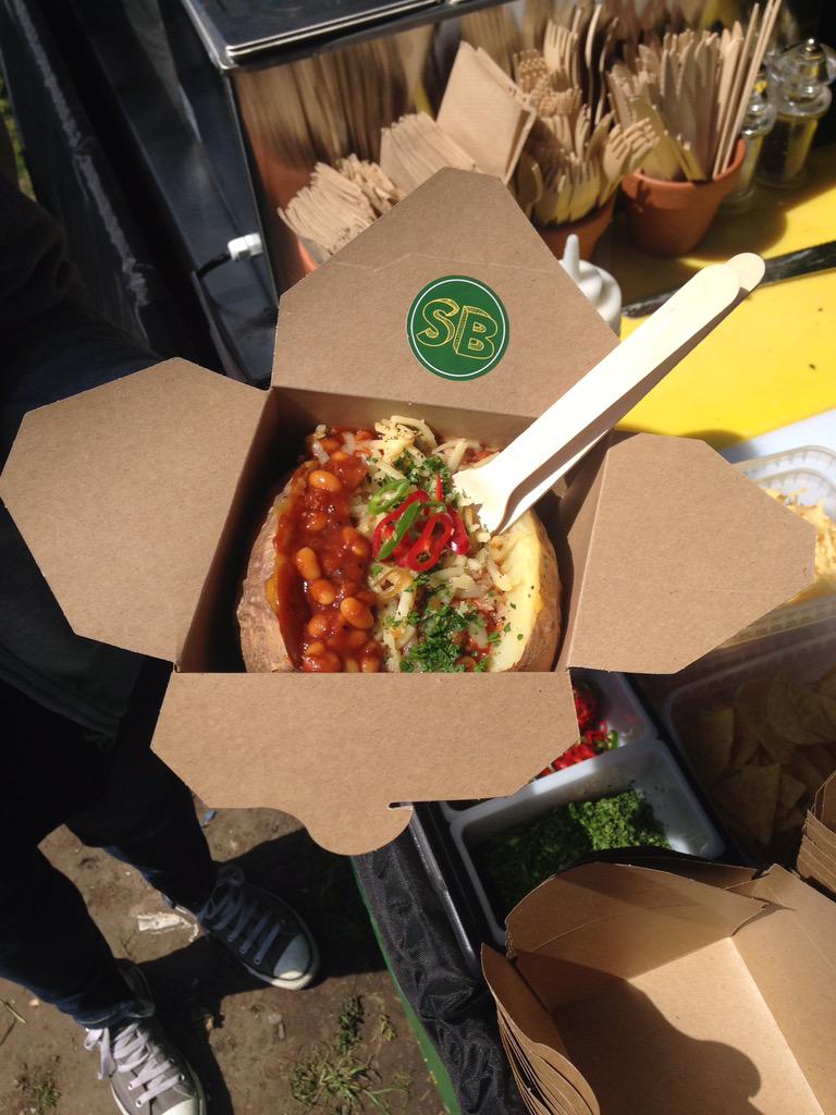 Our homemade bourbon bbq baked beans have some serious smoky lovin <a href="/EssexFoodPorn/">EssexFoodPorn</a> #streetfood #popup #spudlovin
