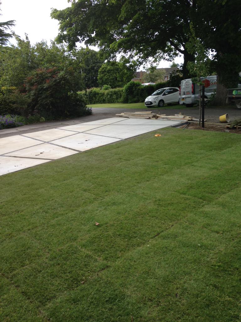 GQgardens's tweet photo. Cast concrete drive finished and lawn down, nearly there! http://t.co/28FUAnD0ZB