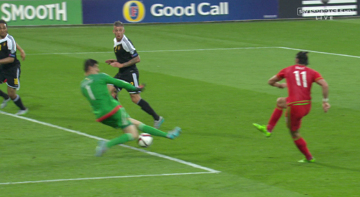 SkySportsPL's tweet photo. GOAL! Wales 1-0 Belgium (Bale) http://t.co/6aAmhXUgtU #SkyFootball http://t.co/G39XlWXkOh