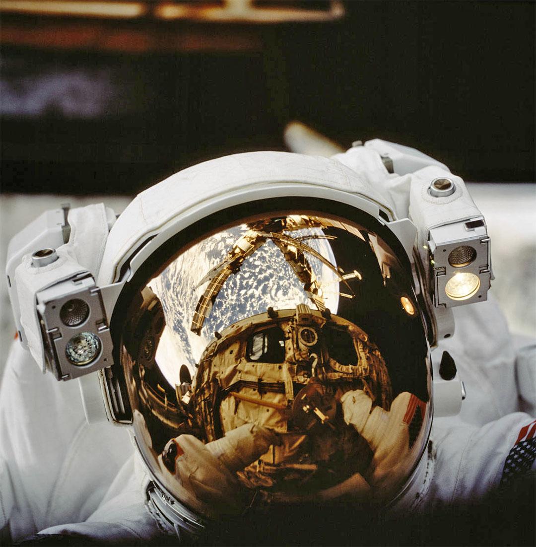 Drbiology's tweet photo. #AstroDocScott is our guest on Ask A Biologist. We talk about extreme environments and Mars.- http://t.co/iYtMfk0CW7 http://t.co/yKUil45x0i