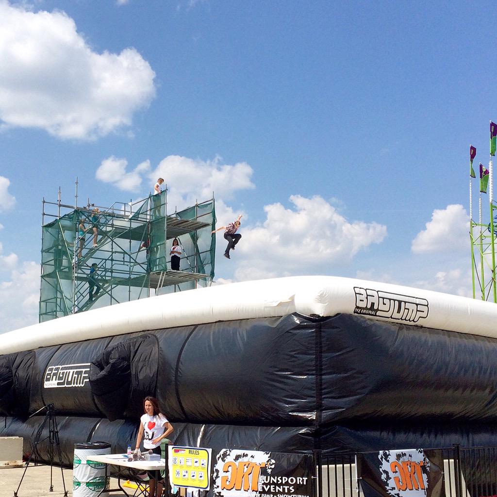 RedRiverEx's tweet photo. The Gravity jump is LIVE! Looks like fun! #gravityjump #rrex #thrillseekers #33feetlater http://t.co/FUsx9COy9u