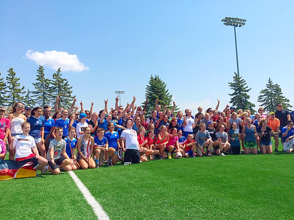 SoccerGirlFC's tweet photo. This morning's pick-up game in Winnipeg was AMAZING 🙌🏼 now off to see the #USWNT game!! 🇺🇸🇺🇸🇺🇸 http://t.co/4xs1pbJ33k