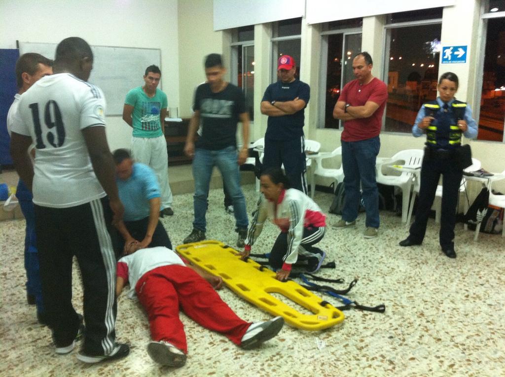 Los próximo nuevos 20 Agentes de Tránsito se capacitan de primeros auxilios Cruz Roja.<a href="/Alcaldiapereira/">Alcaldía de Pereira</a> @LaTardecom