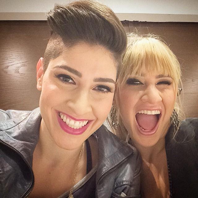 Ha_Ash_Vzla's tweet photo. ❤A votar❤RT=Voto
• #HaAsh 😉
• #PerdonPerdonHaAsh 💕
• #KCAMÉXICO 😁
RT RT RT http://t.co/lNou9RfYny
