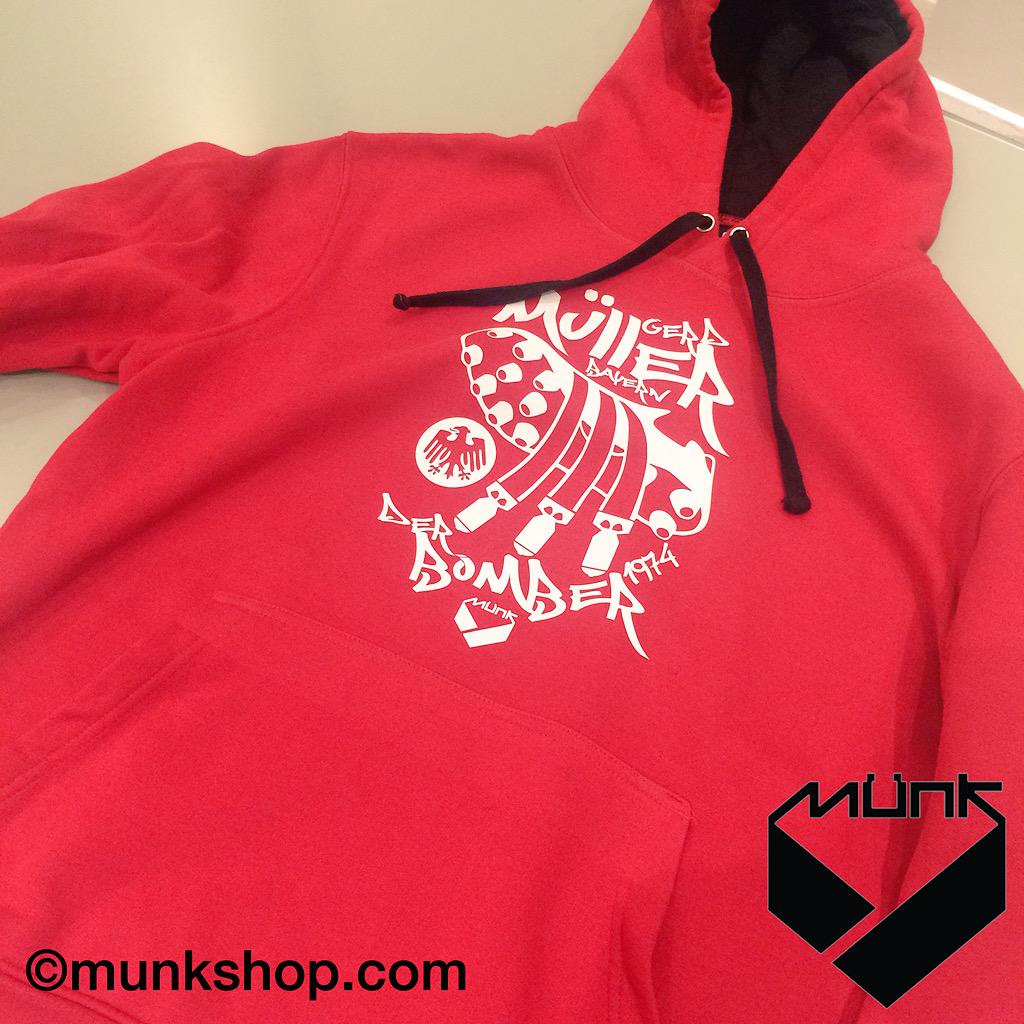 Munk_Official's tweet photo. Haciendo pruebas para nuestras sudaderas de la próxima temporada ¿qué os parecen? #muller #LigaBBVA http://t.co/aIF0bqzNQn
