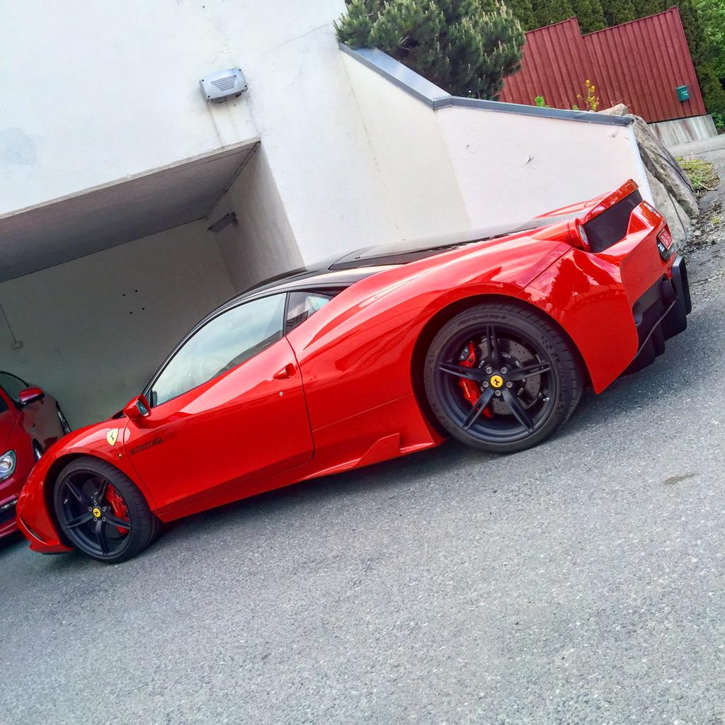 supercarsofoslo's tweet photo. This is #howweroll in #Norway #Norge #superbil #Oslo #Ferrari #Speciale #summer #testarossa #red #supercarsofoslo http://t.co/1StcgFkwbC