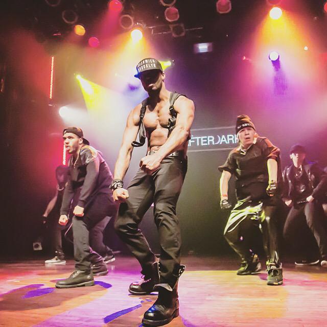 #TGIF! Some shirtless #eyecandy to finish off your week! 🍭🍭🍭