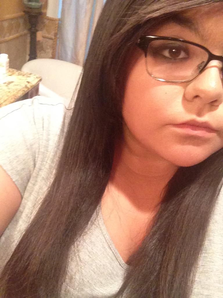 PikatsoC's tweet photo. #O2LFamIsBeautiful hi I'm Megan I'm a Ricky girl and I love pizza 😘 but I love Ricky more http://t.co/N3UWMXwML1