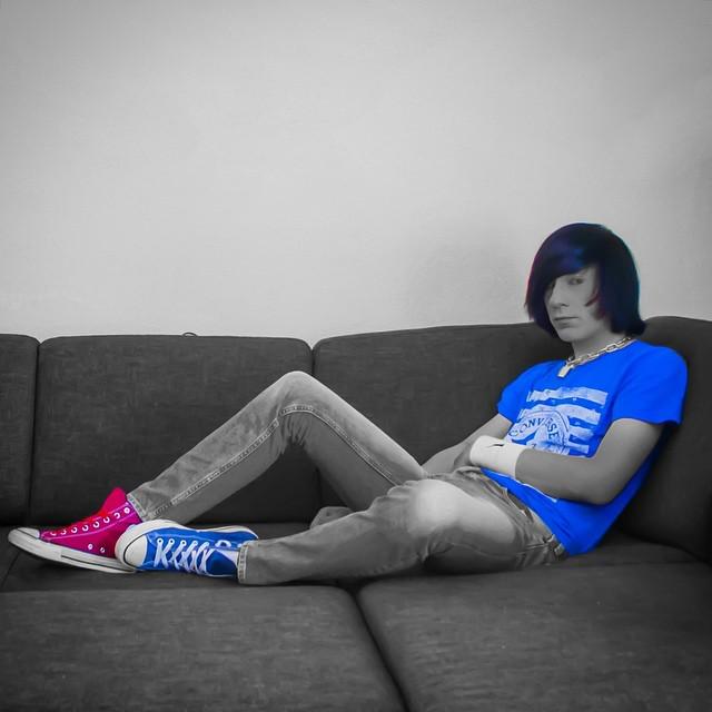 AlphaEmo's tweet photo. Red/Blue #emo #gay #emogay #emoqueer #instaemo #instagay #emoforever #emogay #instaqueer http://t.co/ONDi98kOc2 http://t.co/KUN2ls7acI