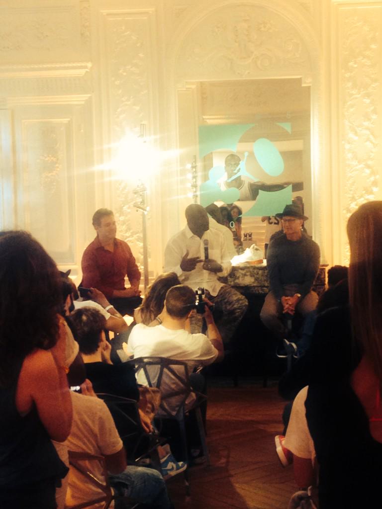 SachaGavlovsky's tweet photo. Q&amp;A and cocktail with MJ #WEAREJORDAN  #Quai54 #hisairness #jumpman #paris http://t.co/INKyMZrSiX