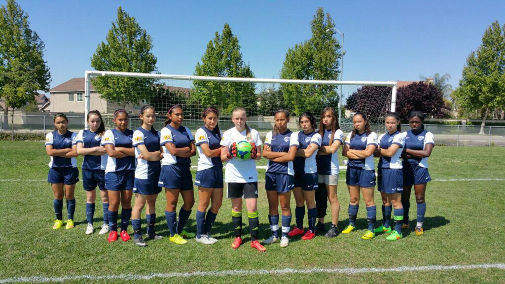 alexeusebio22's tweet photo. Love my girls smβ€οΈ even though Faith & Makena aren't in the pic. Still love Both of themπ #CalCup #wonbothgames π http://t.co/QsiKudyV18