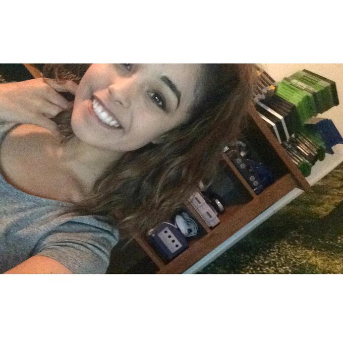 Watch RAE's leaked NSFW photo on TwXstars