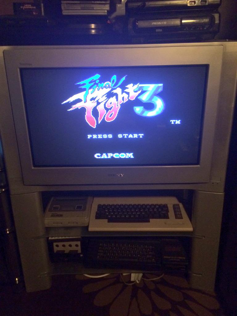 Retr0m0rt tweet media