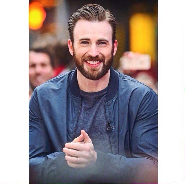 ITS ALREADY JUNE 13TH IN FRANCE SO HAPPY BIRTHDAY TO THE MAN OF MY LIFE, MY HERO, CHRIS EVANS  