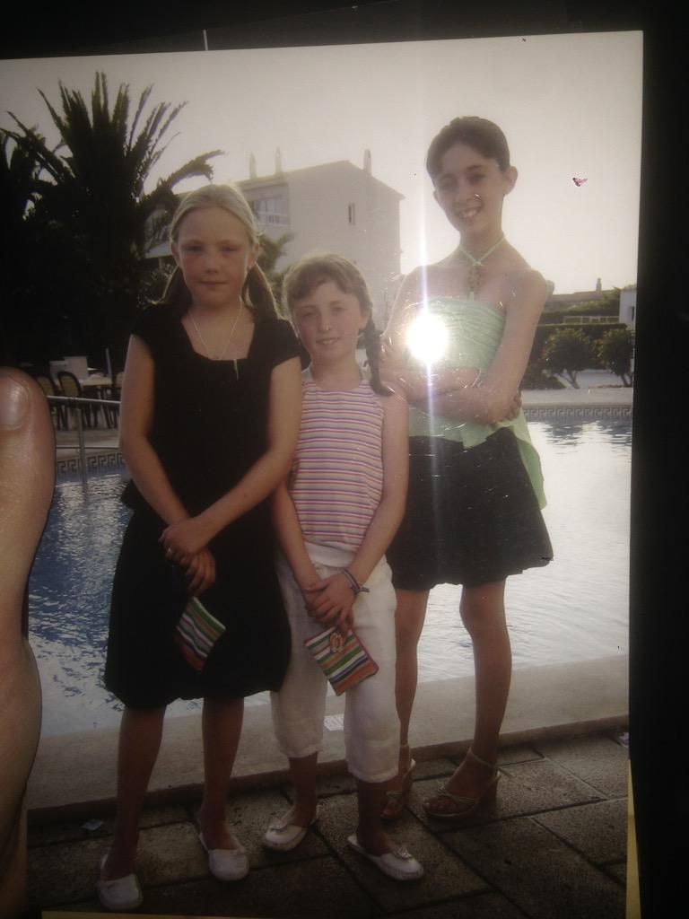 BelleeScaaarlet's tweet photo. Me and you the morn #ladiesday #kittypurse http://t.co/DDcTT0NfeH