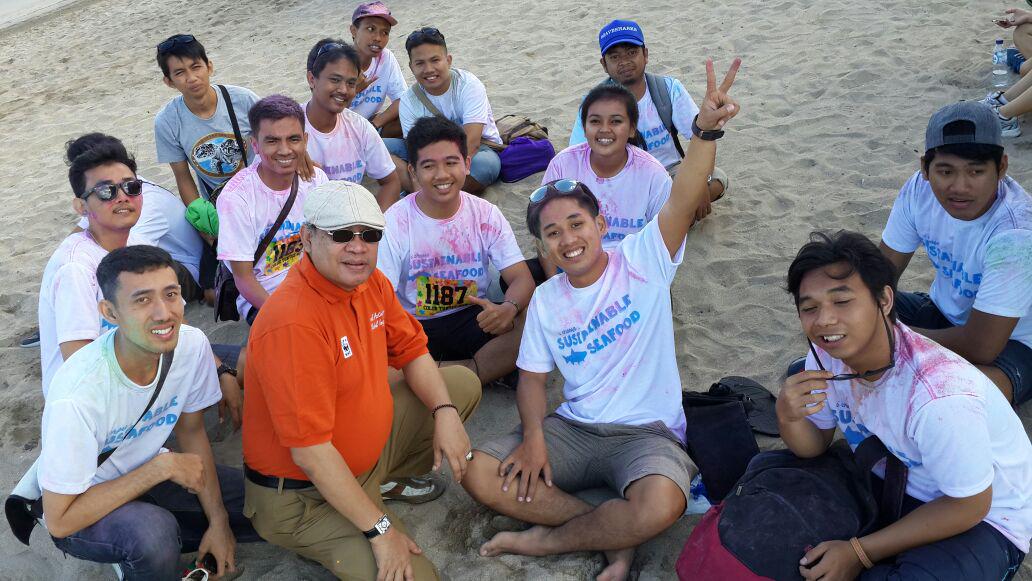 WWF_ID's tweet photo. Selesai Color Turtle Run @ct_run2015, Sobat bs langsung sarapan seafood eco-friendly di #SSF2015 #BeliYangBaik http://t.co/El56v8NiTa