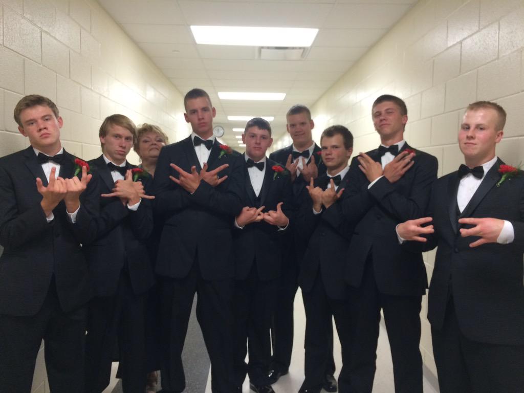 BotkinsCarousel's tweet image. It's pageant time!