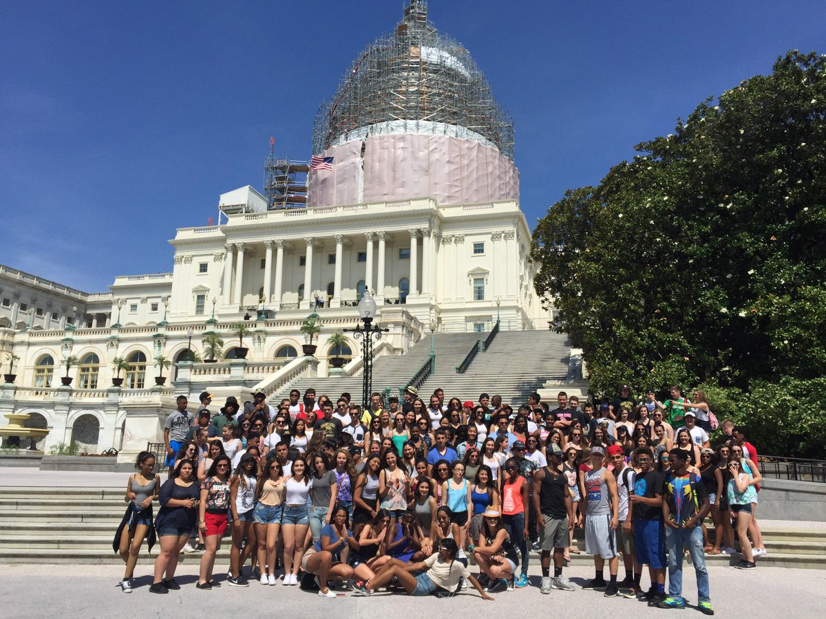 ParamusCathHS's tweet image. #ClassOf2018 conquers the Capitol ✌🏻️😎🌇#PCdoesDC #FroshFieldTrips