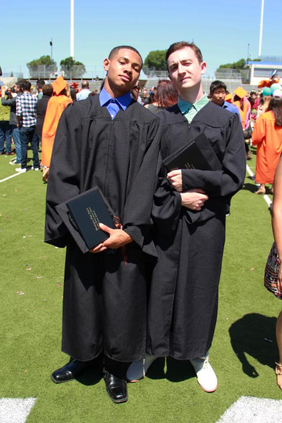 2MGoverCsquared's tweet image. Congrats to one of my best mods &amp;amp; friends (: @whosMeliever (on right) I'm proud of you 💞 hope you have a great day.