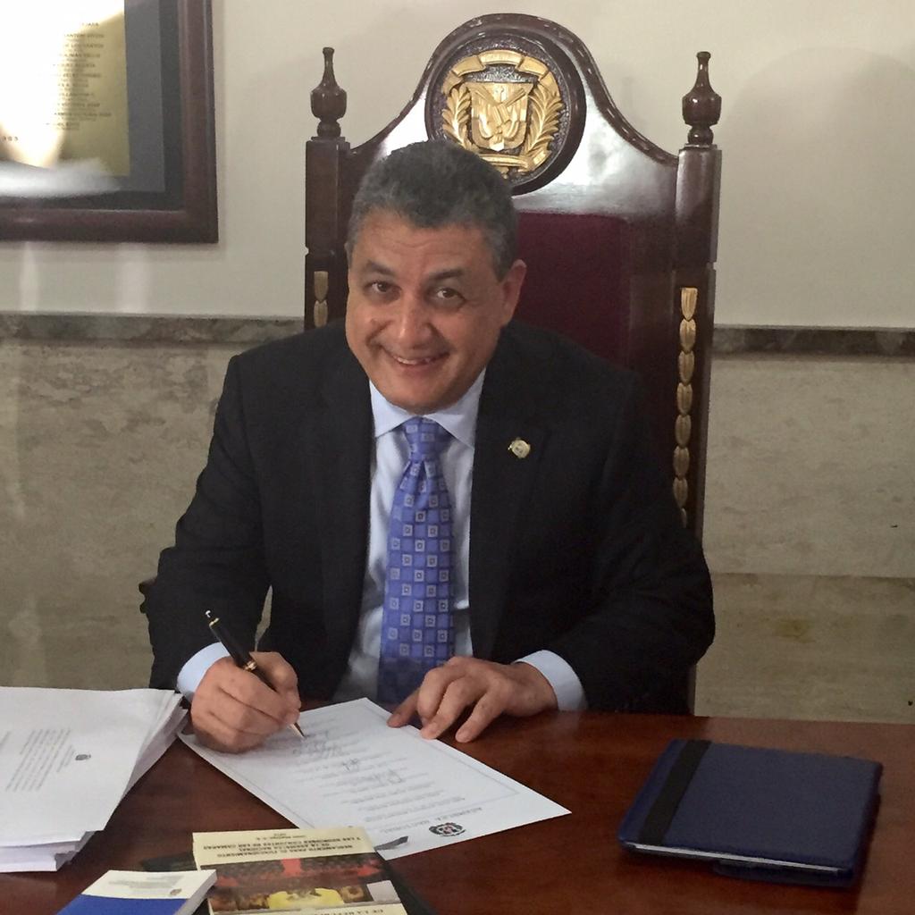 Valera_RD1's tweet photo. #RJGSAsambleanacional
C.3 orgullosa del diputado @GustavoSanchezq http://t.co/gUPR7w54qe