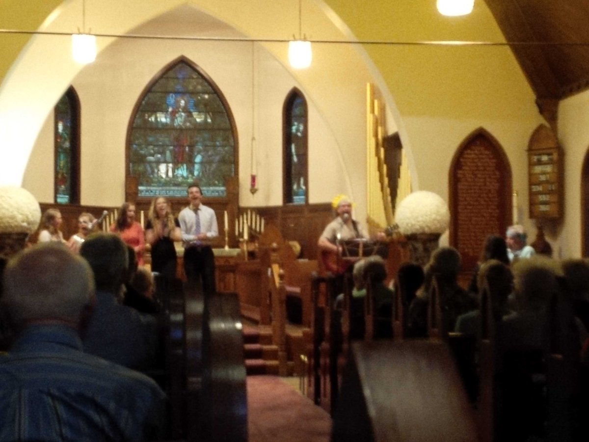 cerwright's tweet image. Dale Butler And the "Little Tomato Theatre" singing You Are My Sunshine!