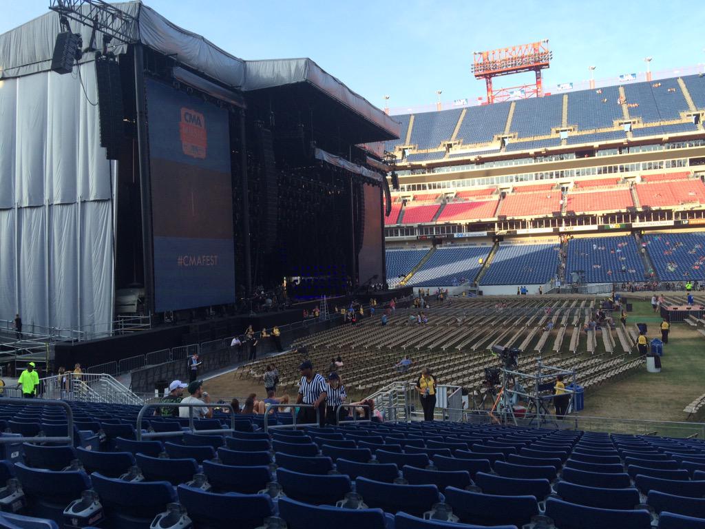 ser791's tweet photo. @chevrolet we want the best seats in the house! #ChevyCMA http://t.co/cylg3knbk6