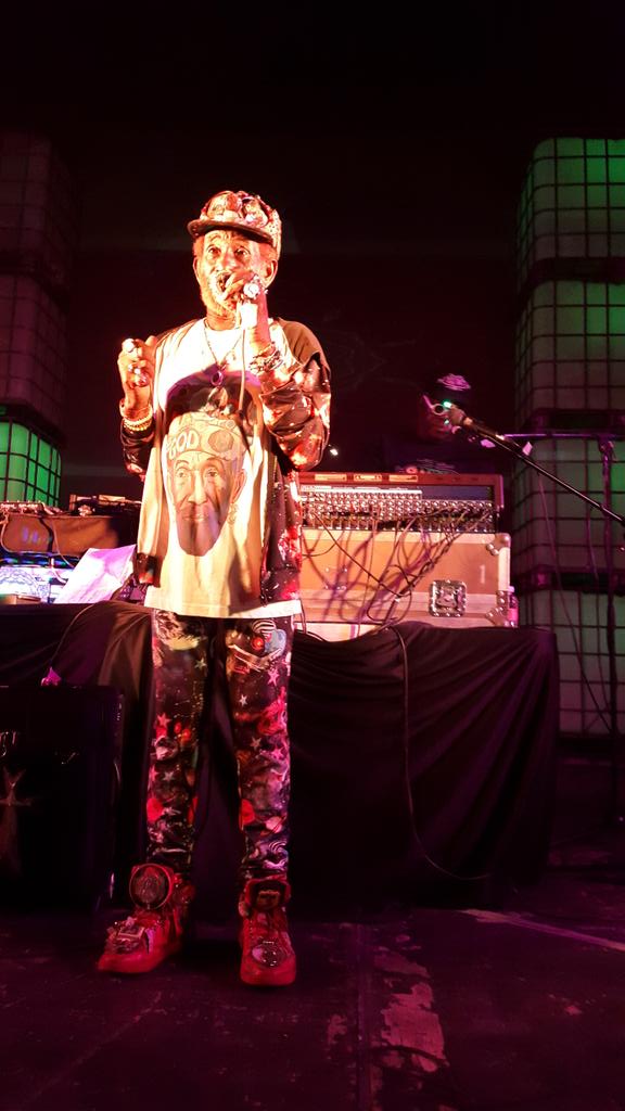 conciertosgdl's tweet photo. Maestro y alumno sobre el escenario: Lee 'Scratch' Perry y Mad Professor. #DubAttack. http://t.co/eK8xIv3SQF