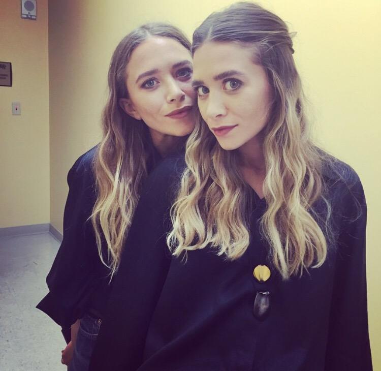 HAPPY BIRTHDAY TO MY FASHION IDOLS MARY-KATE & ASHLEY OLSEN 