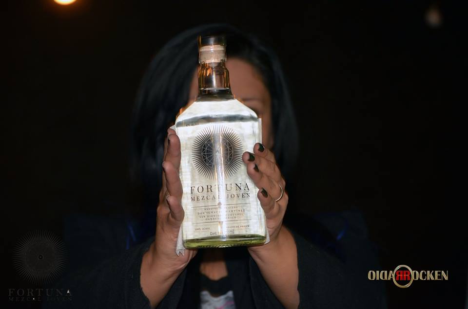 AbejaReynaMx's tweet photo. Quieres ir a una cata de @FortunaMezcal a @MonkeyBarRoma ? #JuevesDeFortuna enterate como : https://t.co/EwEHnJXkJ2 http://t.co/G0w4eyuVKP