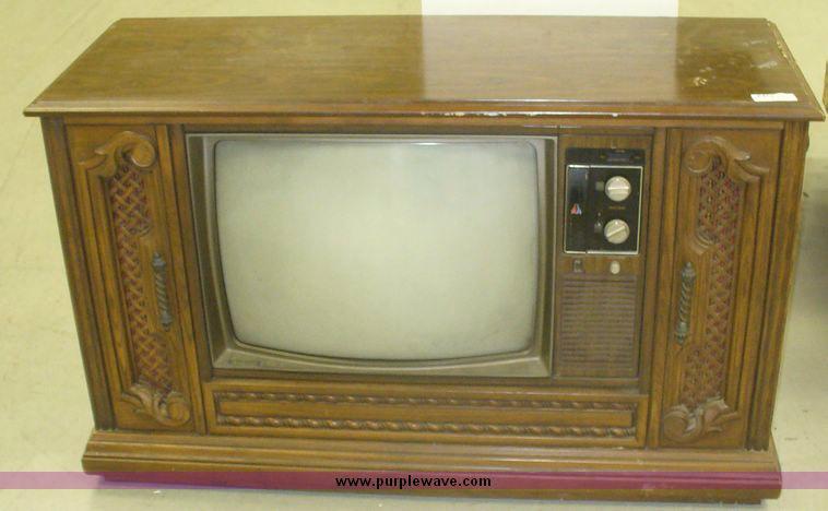 #AskRachel 

What is this object used for?

A. Watching TV
B. As a TV stand