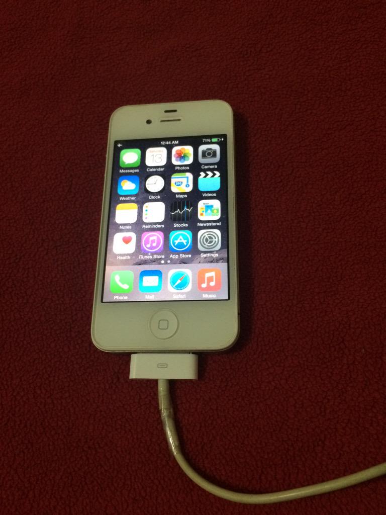 mods_nas's tweet photo. @jualbelihpbdg WTS iph 4s 16G , minus kepala charger dan earphone, dus ada.. 085659263623 Bandung.. http://t.co/vLbTOin4q0