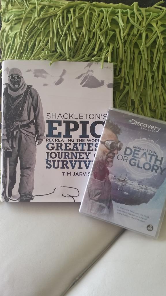 AnneMareeCurren's tweet photo. Thank you Andy! #weekendreading #luckygirl #timjarvisrocks #UOWhub2015  @GreenDragonFell @keens_keen @TimJarvisAM http://t.co/zAtJ02VzGp