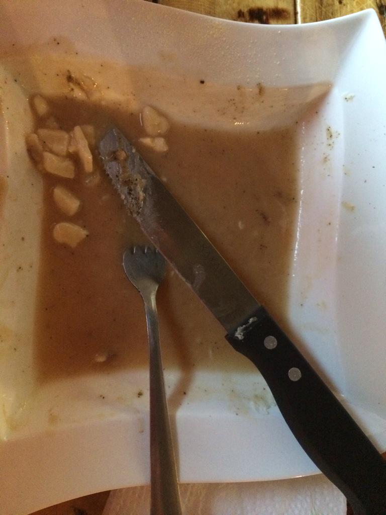 tiabelle86's tweet photo. So good I forgot to take a before picture #PerogiePoutine @PrairieSunBeer @TomBWildCuisine http://t.co/EPyG7ttQiI