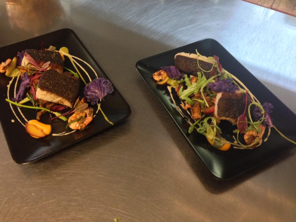 de_feast's tweet photo. Friday dinner at special Tour de feast.  Sable fish and halibut duo, purple kale, chanterelle mushrooms 😋 http://t.co/RMdn1E7zIo
