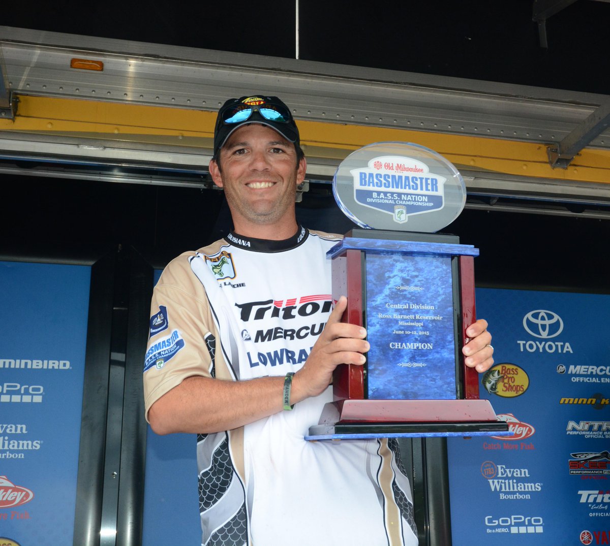 bassmaster's tweet photo. Jamie Laiche of Louisiana wins the Central Divisional on Ross Barnett with 38-1! http://t.co/P3dVijQbe4 #bassnation http://t.co/aWg84qb4XW