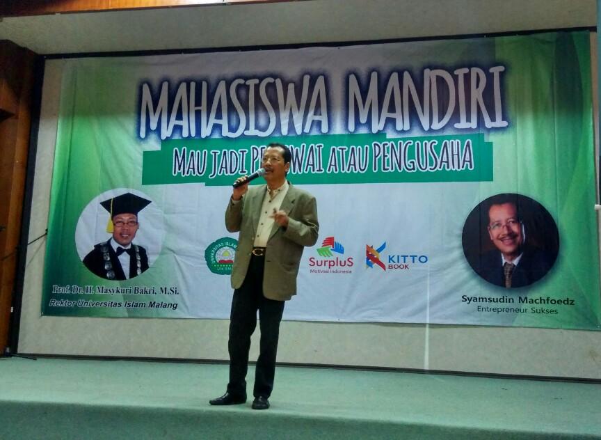 nalangs's tweet photo. @IDSurplus pembicaranya kerenn.. Penuh ilmu dan sangat kompeten #MahasiswaMandiri http://t.co/7zAgKuP1x1