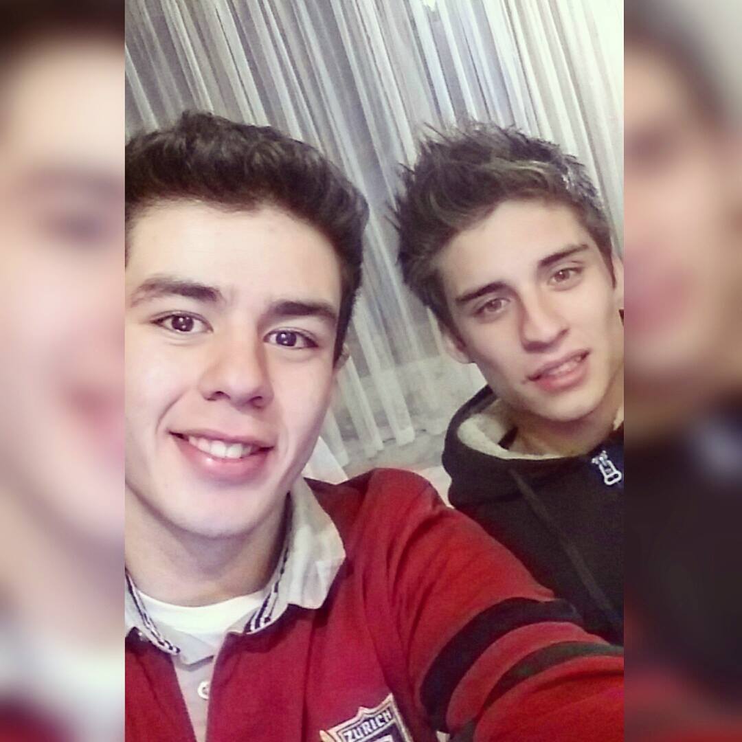 Danimardones2's tweet photo. Acá con un amigo de chicago #strongparty @Facupinchaira http://t.co/Lbyk6wcBj0