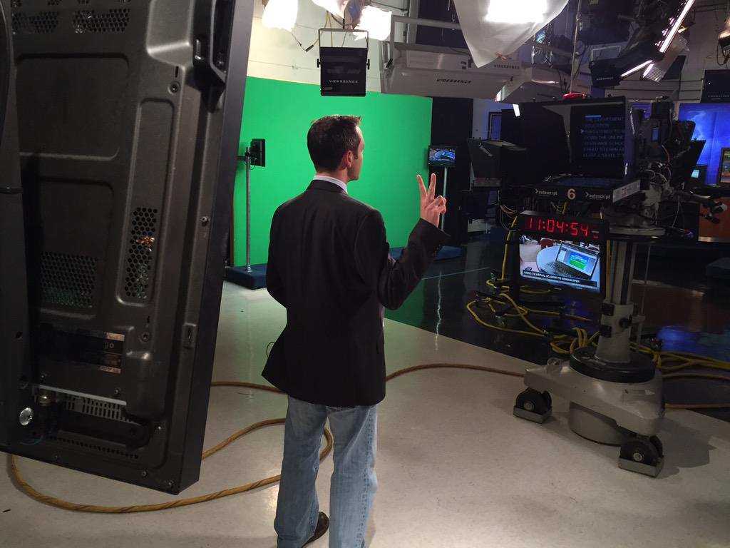 BeccaReports's tweet photo. So long, @SteveWBIR! Best of luck as you head to your new station. All of us at @wbir will miss you! #SteveSignsOff http://t.co/p0ZEQM6KqB