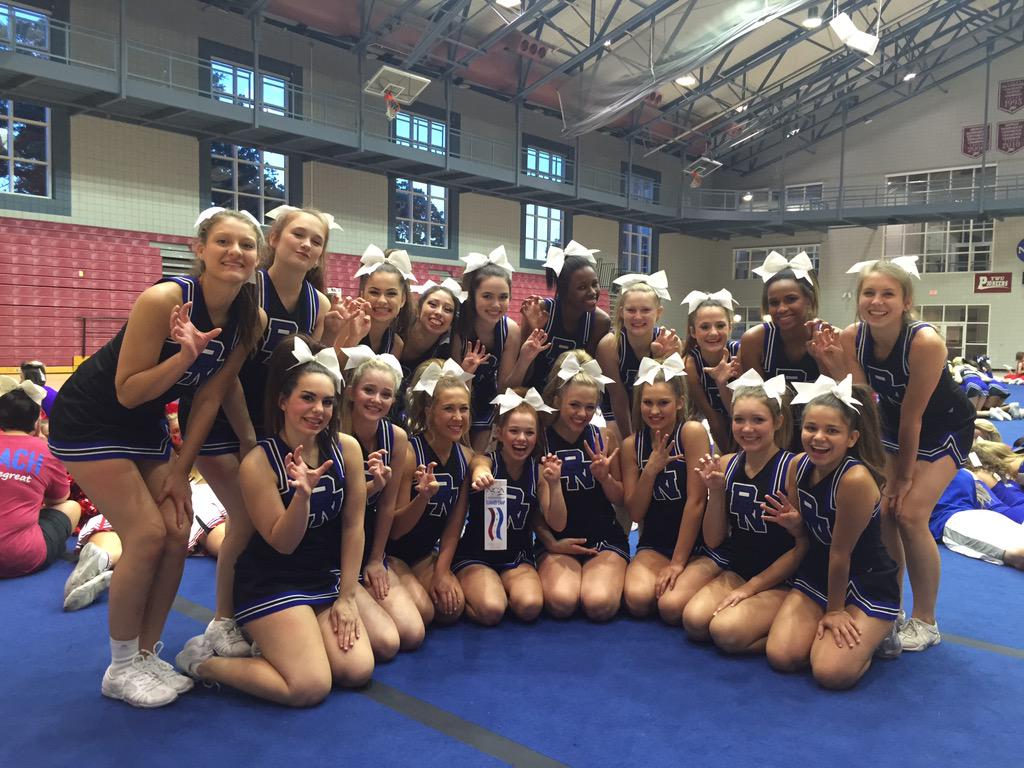 amietenten's tweet photo. 4 on their eval and a spirit stick tonight! So proud of them! #bnhscheer http://t.co/13dv0V54cR