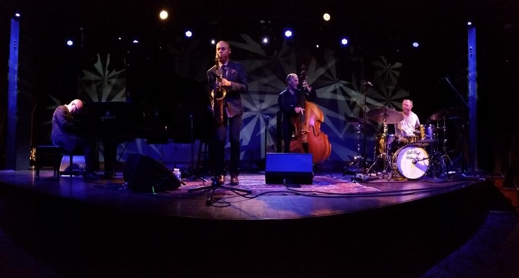 Key_Mo_'s tweet photo. #TheBadPlusJoshuaRedman
@Joshua_Redman , you reignited my love for jazz tonight http://t.co/6aeqCnDp3A