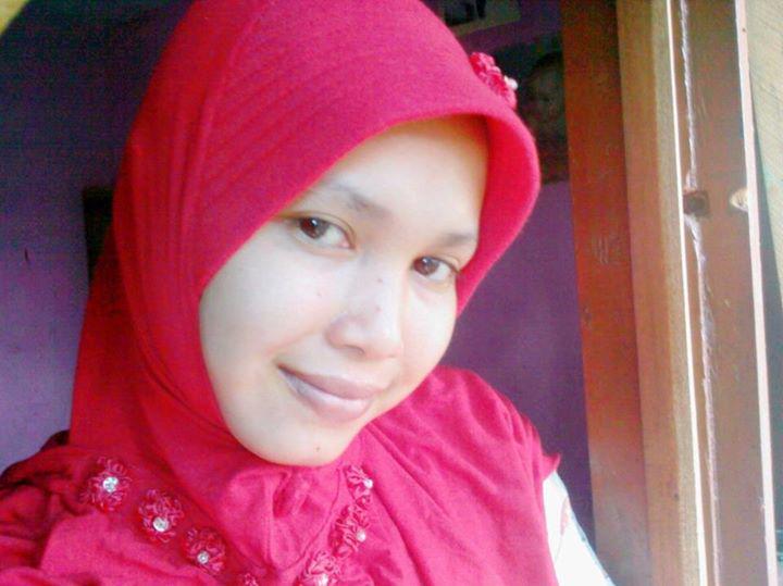 cintajilbab's tweet photo. sepandai apapun kalian menutupi rambut kalian, tetap saja bau busuk dari perbuatan kalian akan tercium http://t.co/35cpvmaV9D