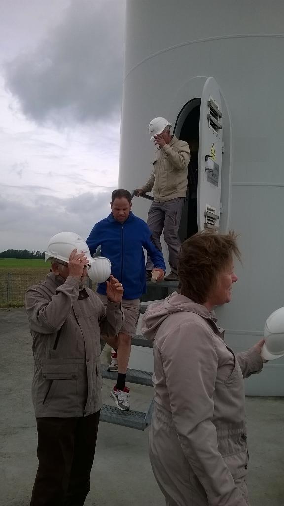 S_Streekstra's tweet image. Wat een aanloop in Lopik voor Eneco Omwonenendag. Windturbine bezichtigen en een goede kop koffie
