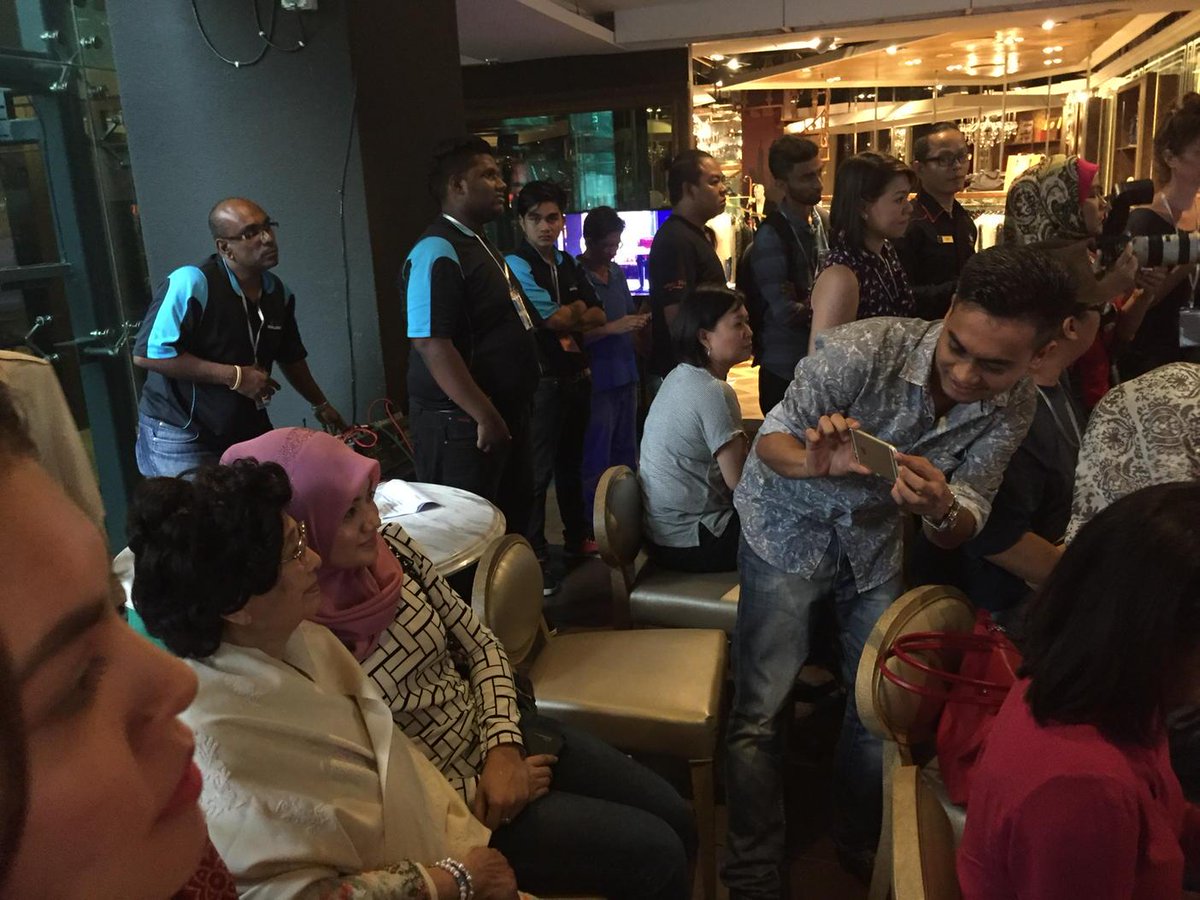 Embedded image permalink