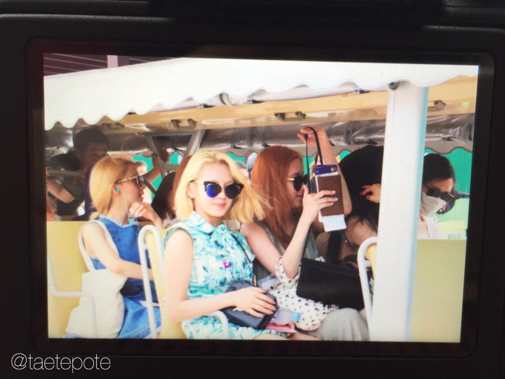 [PIC][13-06-2015]TaeYeon – Sunny – Tiffany – YoonA và SeoHyun trở về Hàn Quốc vào sáng nay CHX5CMwVAAAKGel