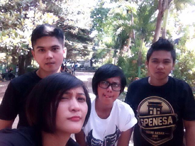 Sampe ketemu lagi Kediri. Thanx for having us di Reuni Akbar SMPN1. Anak spenesa seruu! 😉