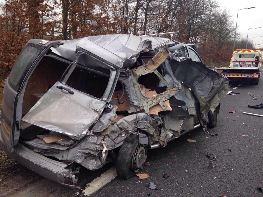 Visibility on motorways &amp; dual carriageways are reduced due to spray! Broke down? Get out of your car!

#RoadSafety