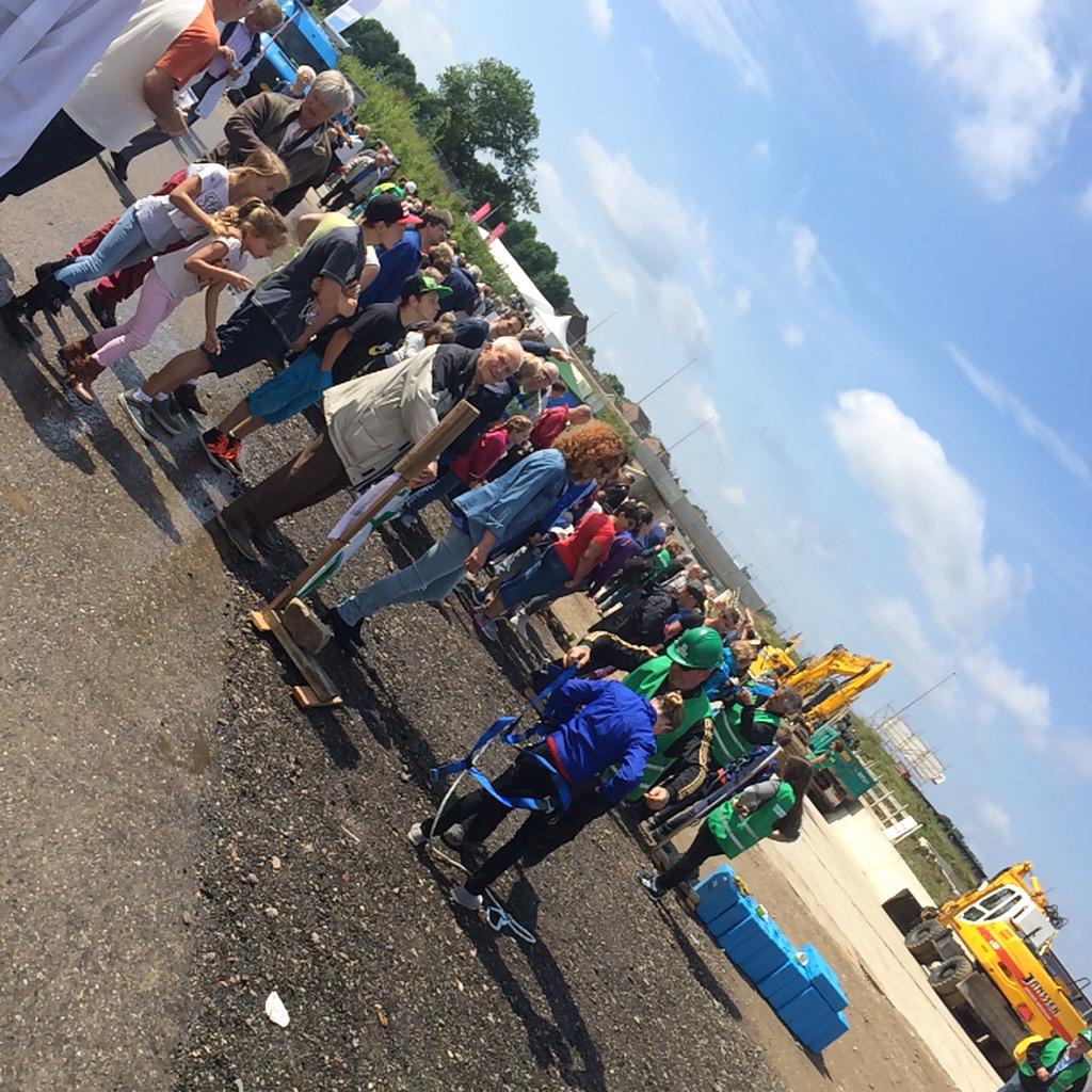 robstratact's tweet photo. #dagvandebouw in en op de #a2 http://t.co/gZF7OCYBcZ